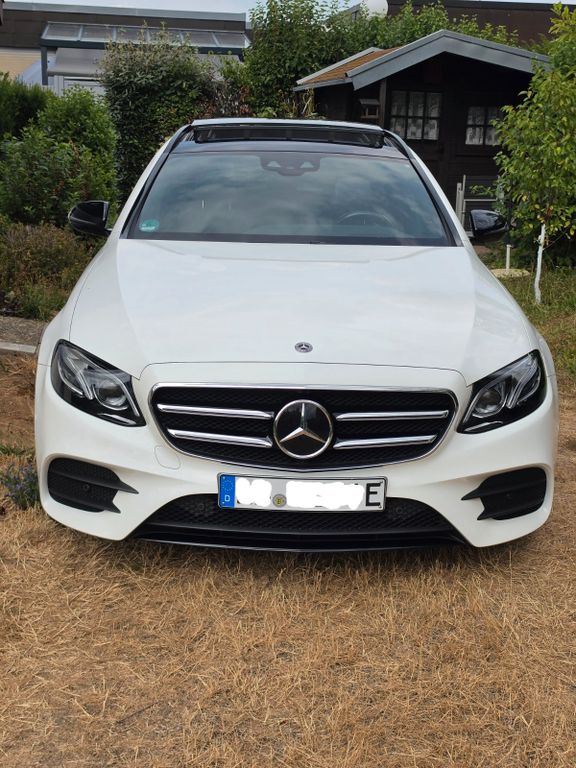 Image of Mercedes-Benz E 300