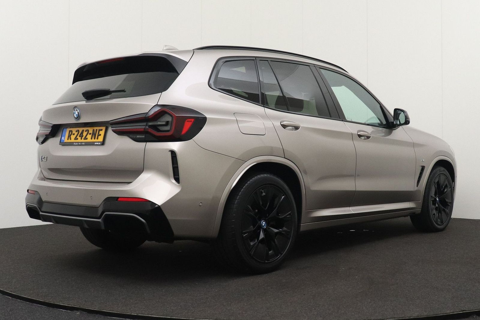 BMW iX3 High Exe. M-Sport Pro 80 kWh (96% SOH) Pano- imagem 3