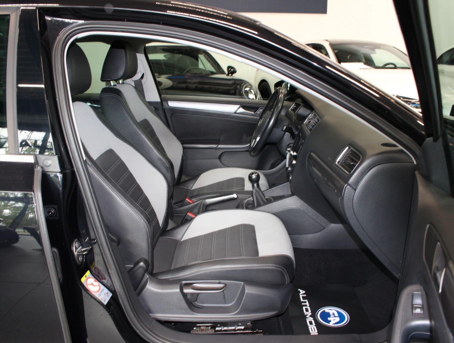 Fahrzeugabbildung Volkswagen Jetta VI Highline