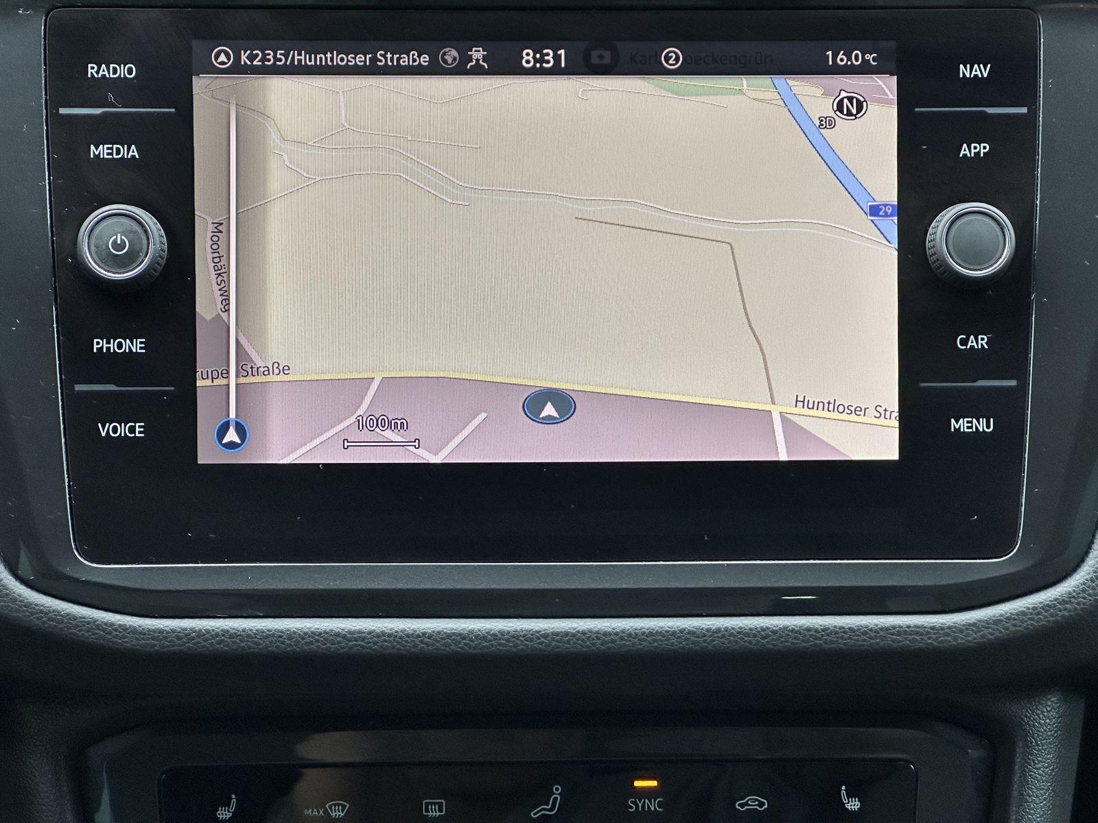 Fahrzeugabbildung Volkswagen Tiguan 1.5 TSI DSG R-Line NAV+LED+AHK+20ZOLL+KAM