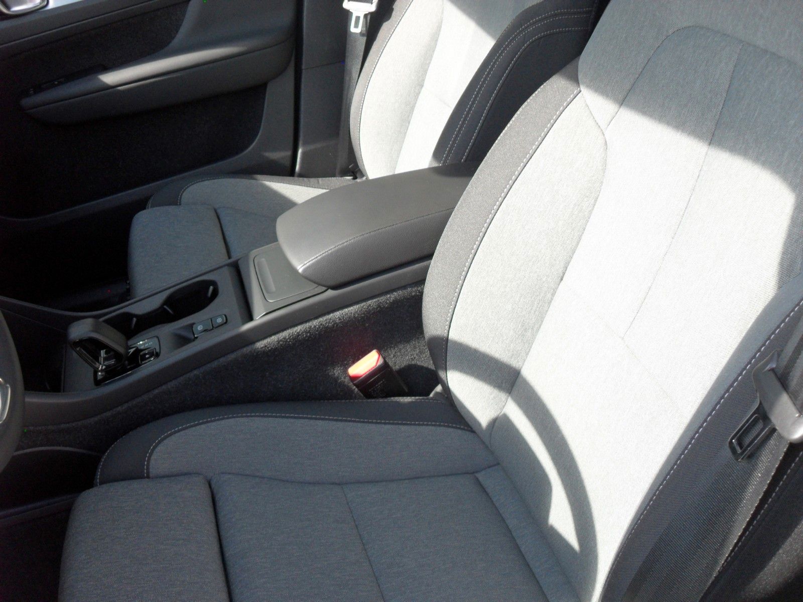 Fahrzeugabbildung Volvo XC 40 B4 Core