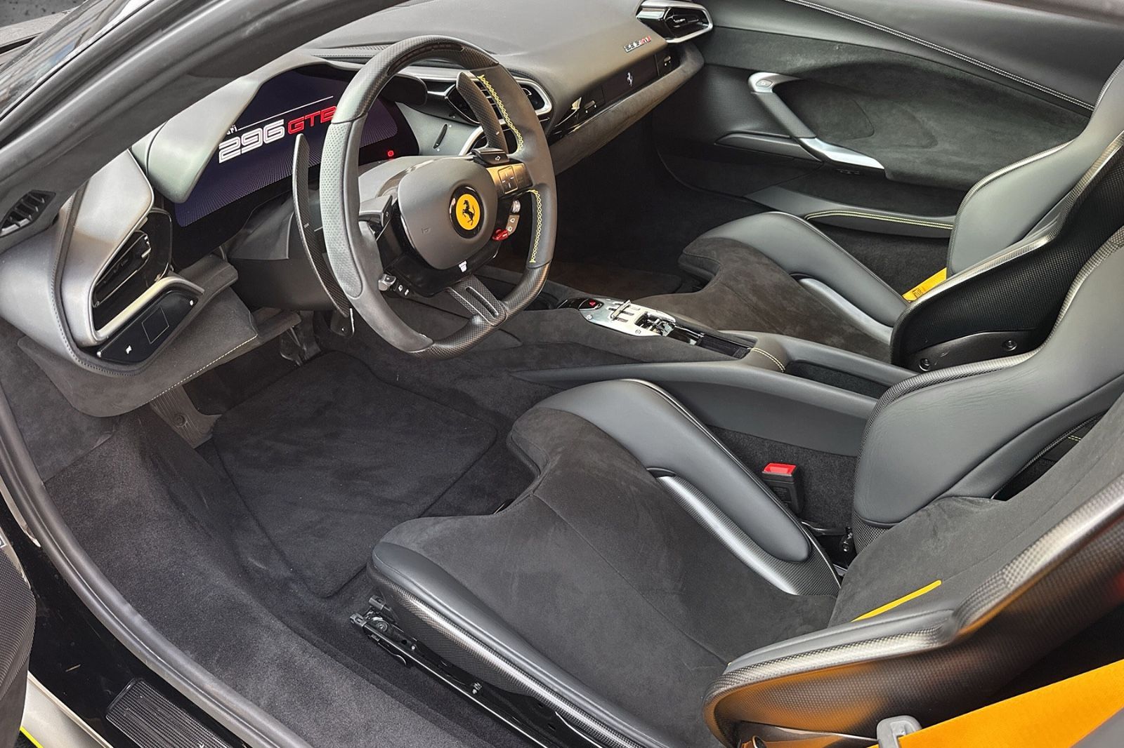 Fahrzeugabbildung Ferrari 296 GTB*Carbon*Lift*Racingsitz*dt.Fahrzeug*1.Hd