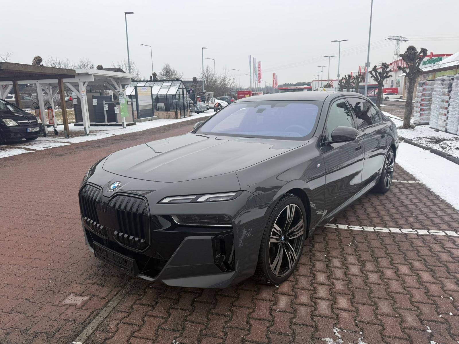 BMW 740d X-Drive *M-Sport*BowerWilkins*HeadUp*9400km