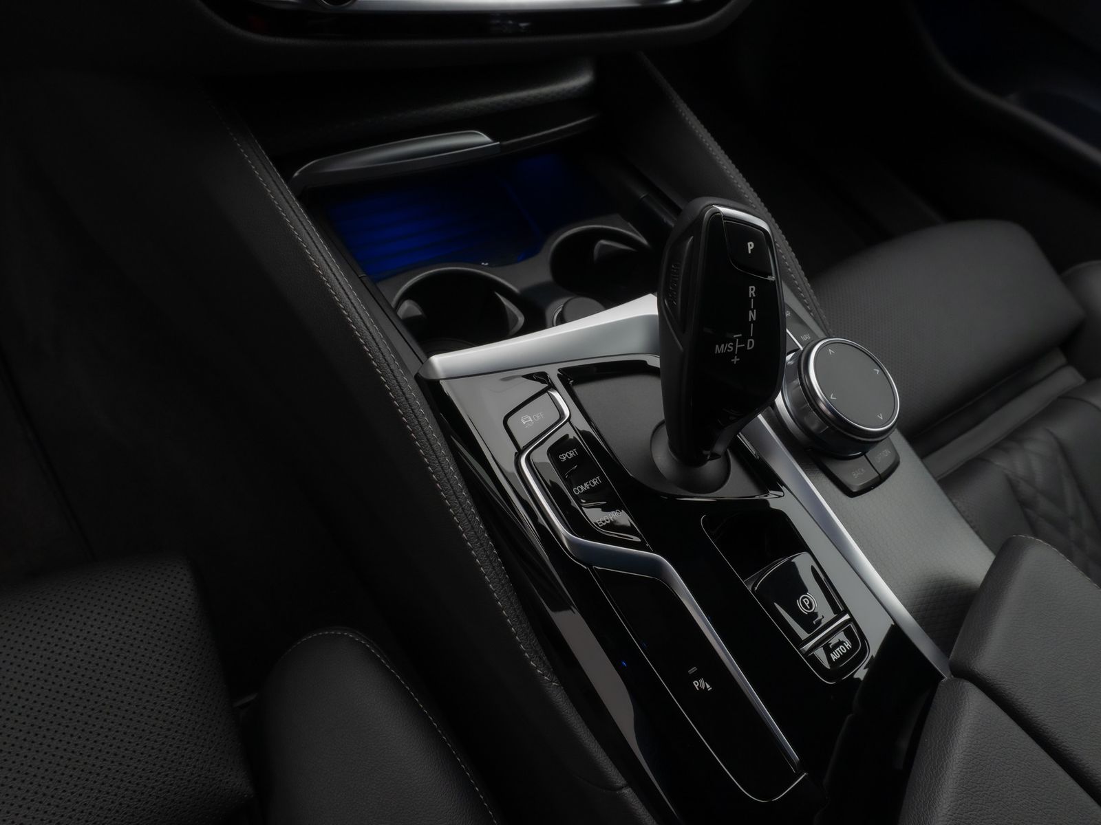 Fahrzeugabbildung BMW 530d M Sportpaket Pro Kamera DAB HiFi Alarm AHK