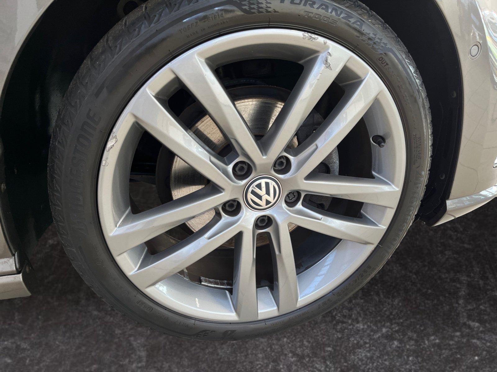 Volkswagen Golf VII Variant R-Line 1.4 TSI DSG BiXenon PDC