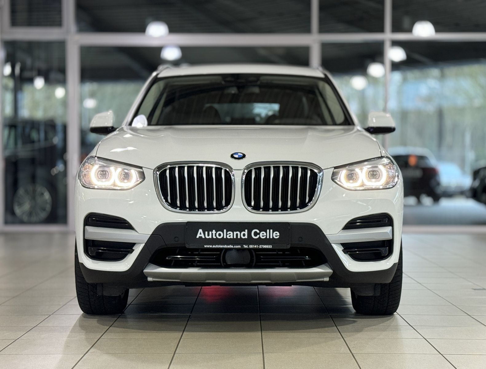 Fahrzeugabbildung BMW X3 xD30d xLine Kamera HUD DAB HiFi AHK Komfort