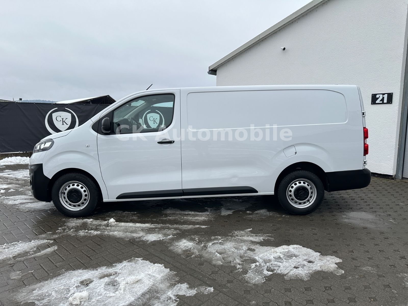Fahrzeugabbildung Opel Vivaro Kasten 2.0 Diesel EditionL3/Klima/PDC/Kam