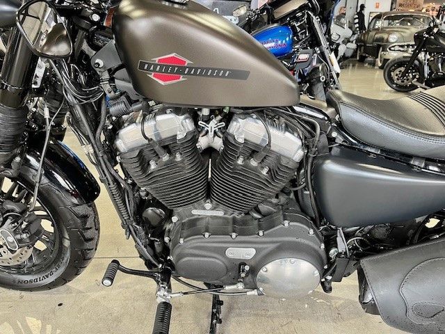 Fahrzeugabbildung Harley-Davidson XL2 Forty Eight 1200 mit Jekill&Hyde Auspuff