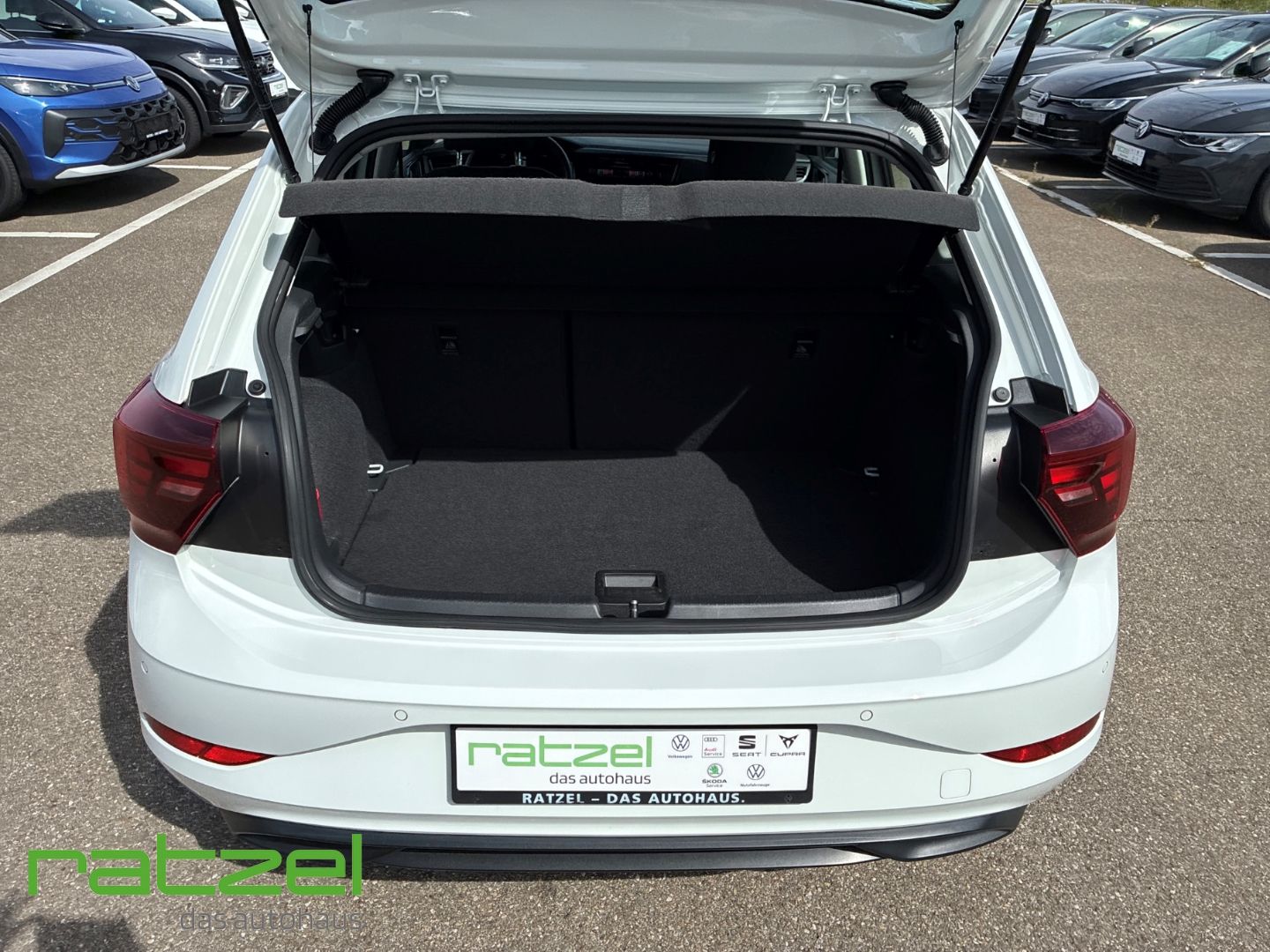 Fahrzeugabbildung Volkswagen Polo VI Life 1.0 TSI Navi Digitales Cockpit LED