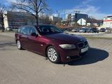 BMW 320i Touring *Automatik*Teilleder*Klimaa.*Top* - BMW 3er Reihe aus 2008: Kombi
