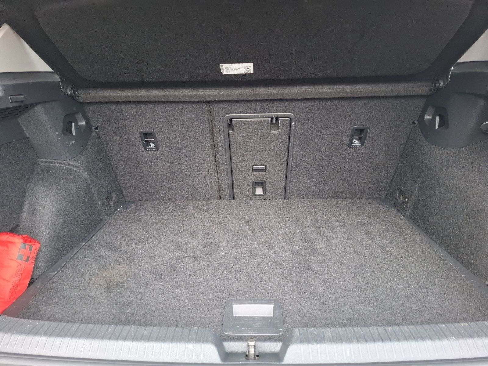 Fahrzeugabbildung Volkswagen Golf VIII TSI Life Matrix Navi AID ACC PDC SH LM