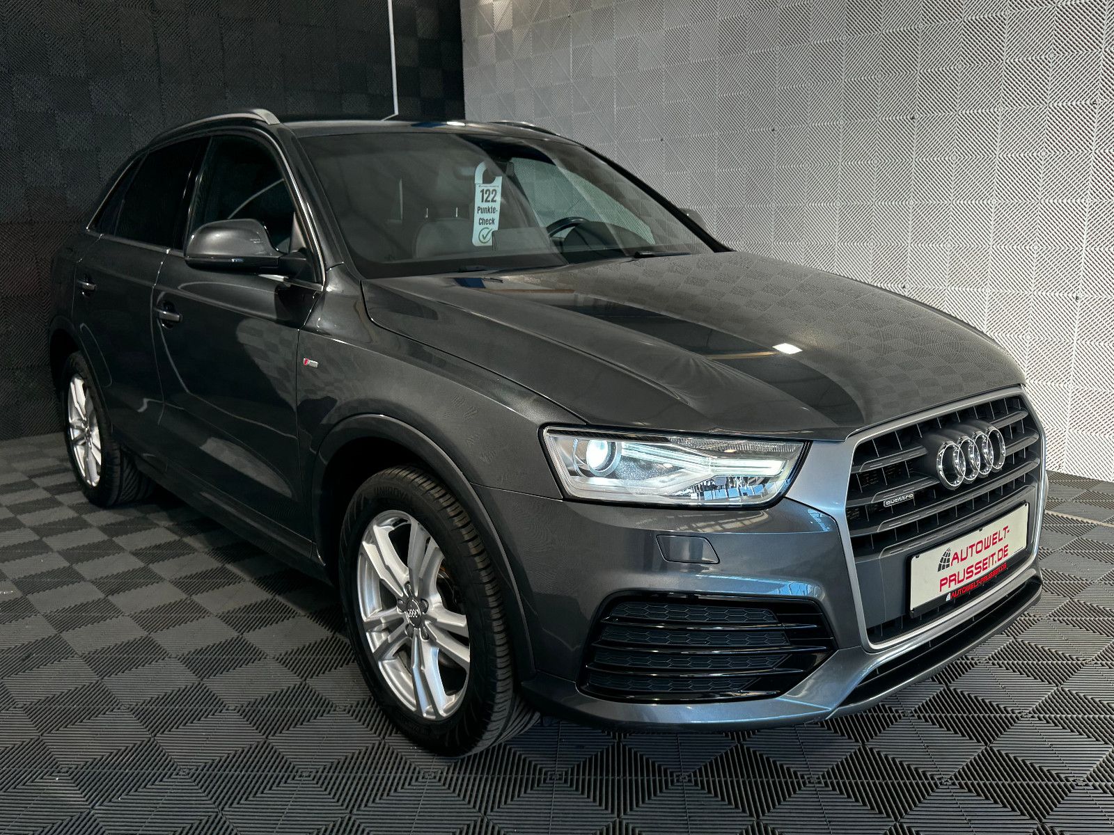 Gebrauchtwagen Audi Q3 Q3 quattro*S-LINE+*ALCAN.-PDC H.-AHK-TEMP-S.LACK in Horb am Neckar