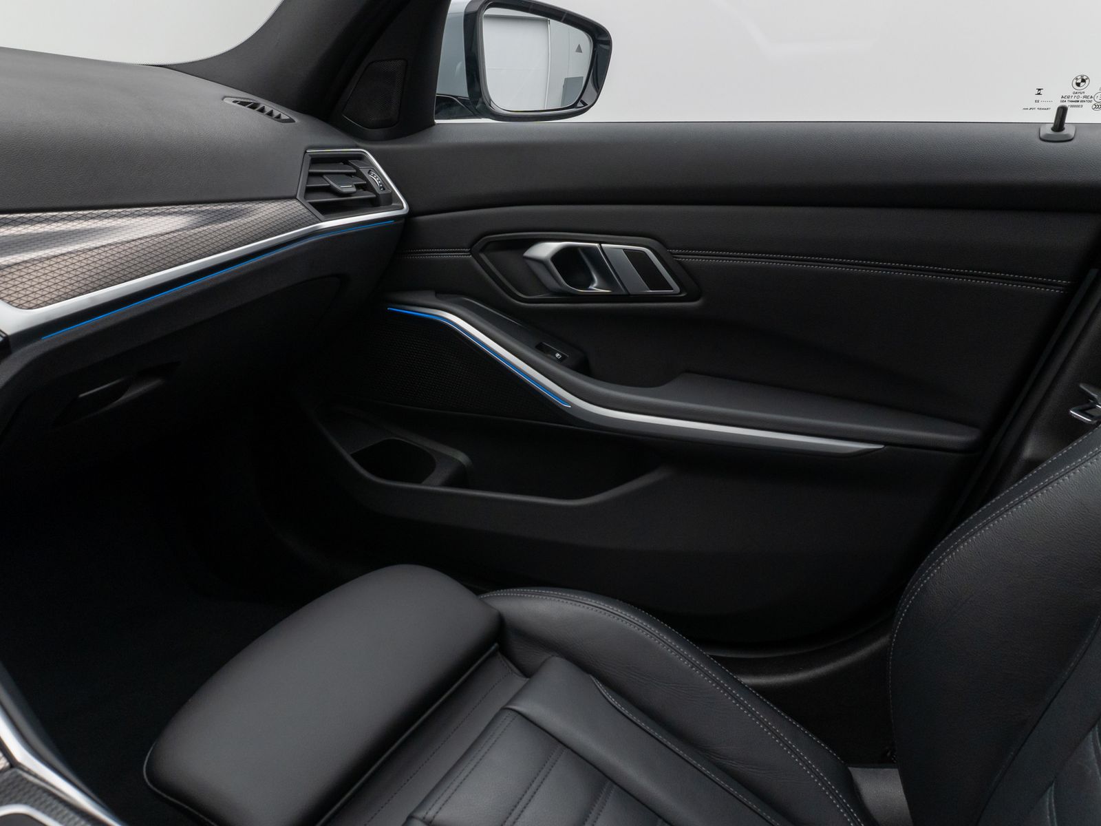 Fahrzeugabbildung BMW 320d MSport Kamera DAB HiFi Komfort Leder 19Zoll