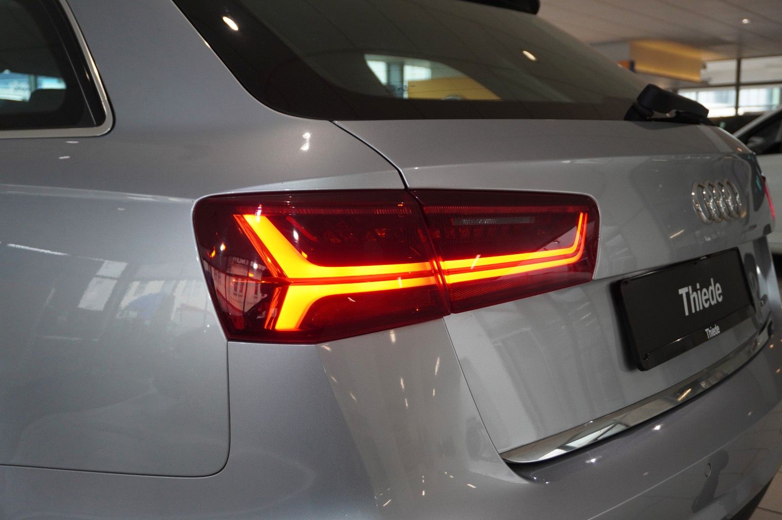 Fahrzeugabbildung Audi A6 Avant 2.0 TFSI QUATTRO NAVI/LED/KAMERA/SH/TÜV