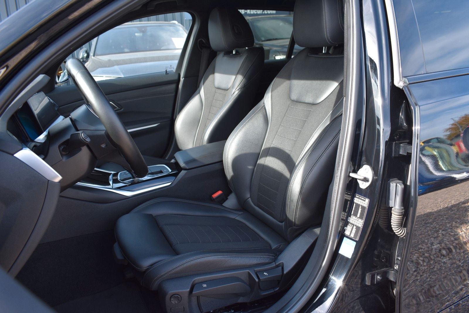 Fahrzeugabbildung BMW 318d Touring SPORT-L/M-SPORT/SHADOW/LED/DAB/PDC