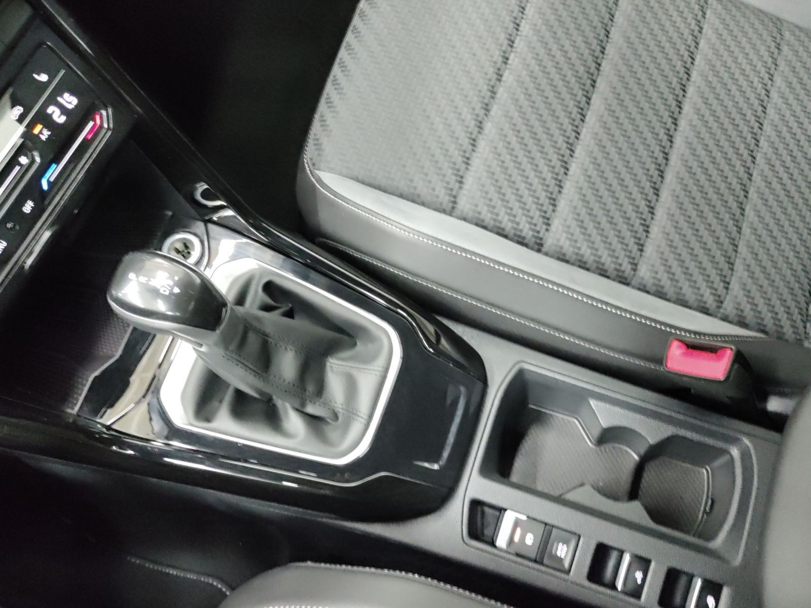 Volkswagen T-Roc - Bild 13