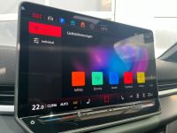 Volkswagen T-Roc 1.5 eTSI DSG R-Line PANO AHK MATRIX 4JGAR bei Autohaus Landmann & Maier OHG