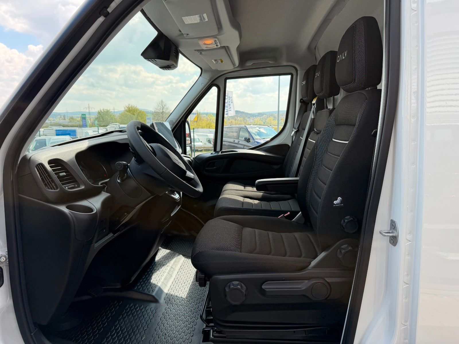 Fahrzeugabbildung Iveco Daily 35C21 HA8 *R4.100mm*AHK*Automatik*LED*