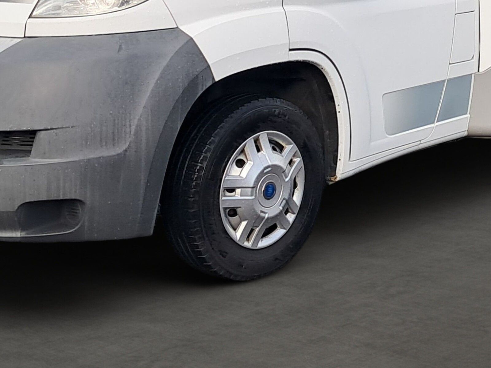 Fahrzeugabbildung Knaus Sun Traveller SunTR 550 D SAT, Markise, RK