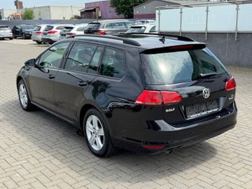 Volkswagen Golf - 8
