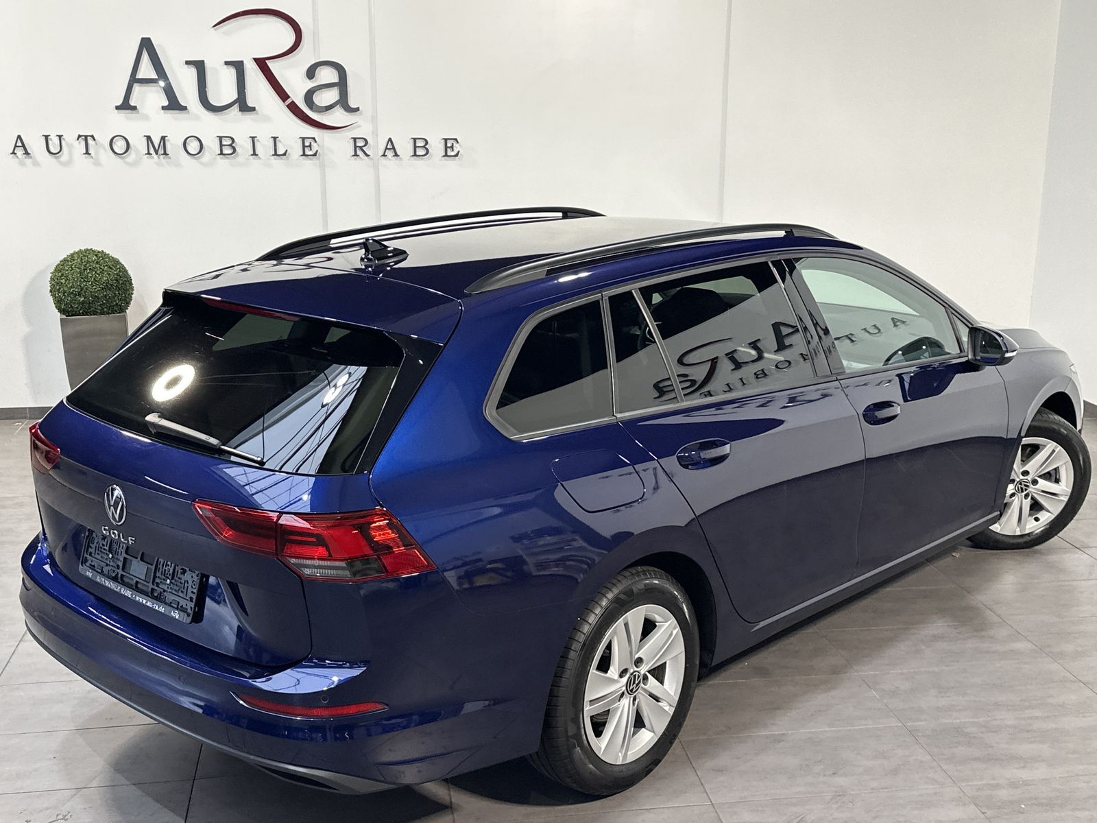 Fahrzeugabbildung Volkswagen Golf Variant 2.0 TDI DSG Life NAV+LED+DIGDISPLAY