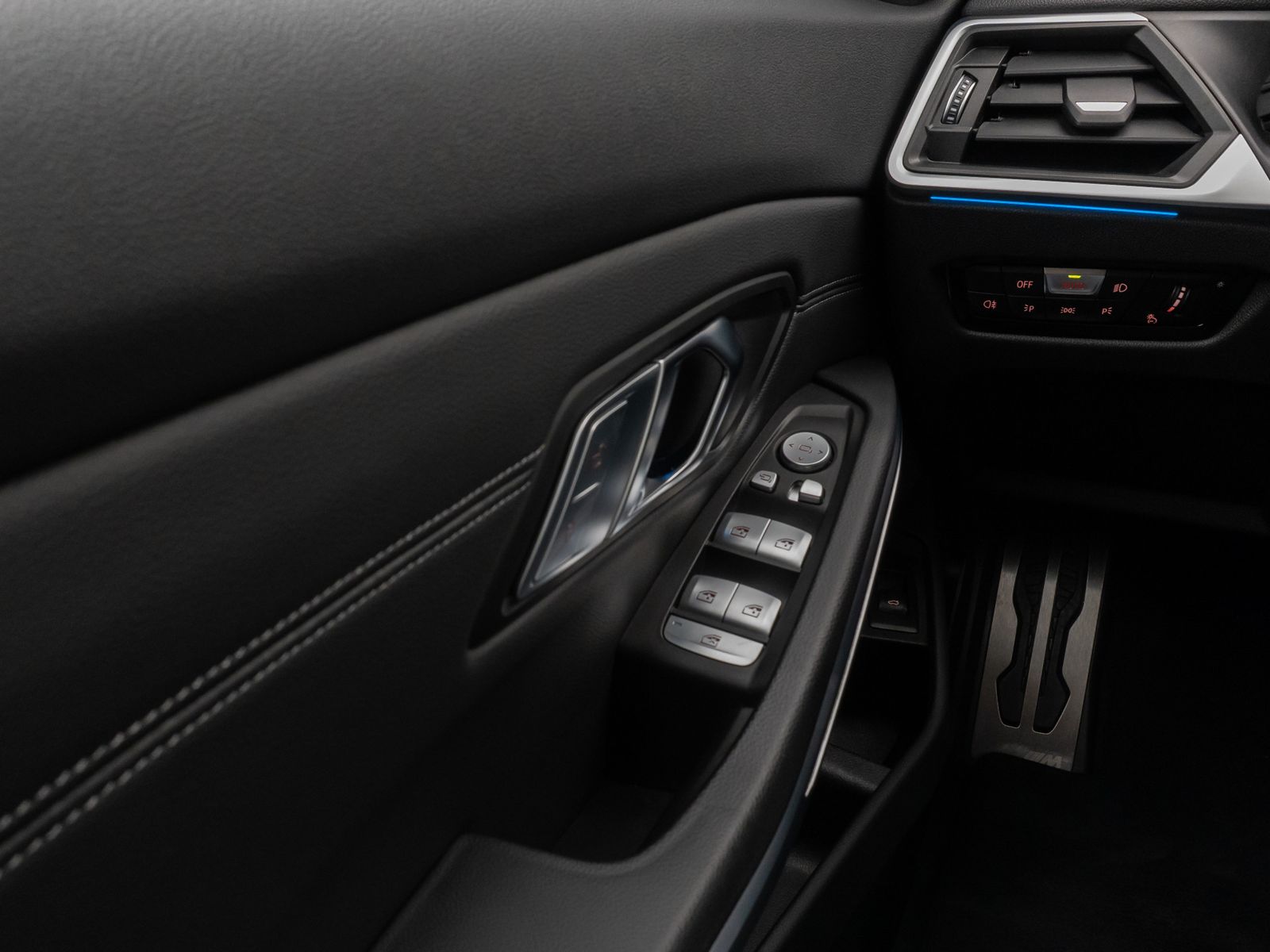 Fahrzeugabbildung BMW 330e xD M Sport Pro Kamera HUD DAB H/K Stop&Go