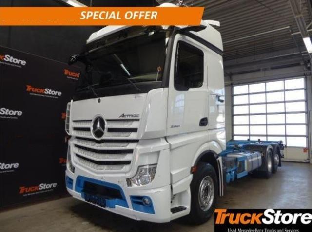 Mercedes-Benz Actros 2551LL LENKACHSE BDF ACC-Abstand BigSpace