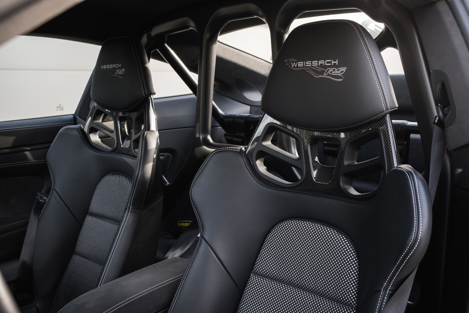 Fahrzeugabbildung Porsche 992 GT3 RS-Weissach-Lift - PTS malachitgrün-LED