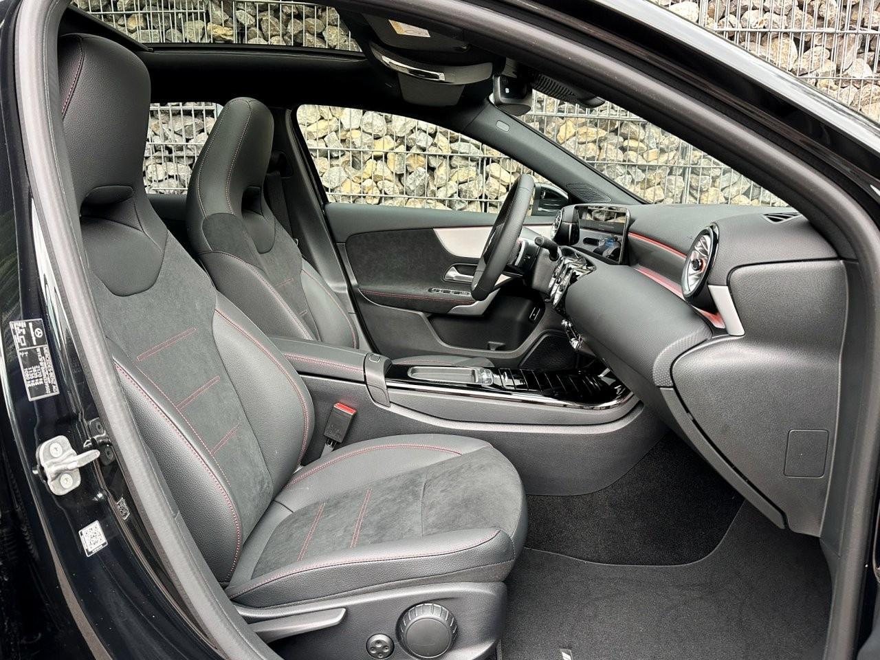 Mercedes-Benz A 250 e AMG Pano -Kamera -Ambiente -LED -Keyless