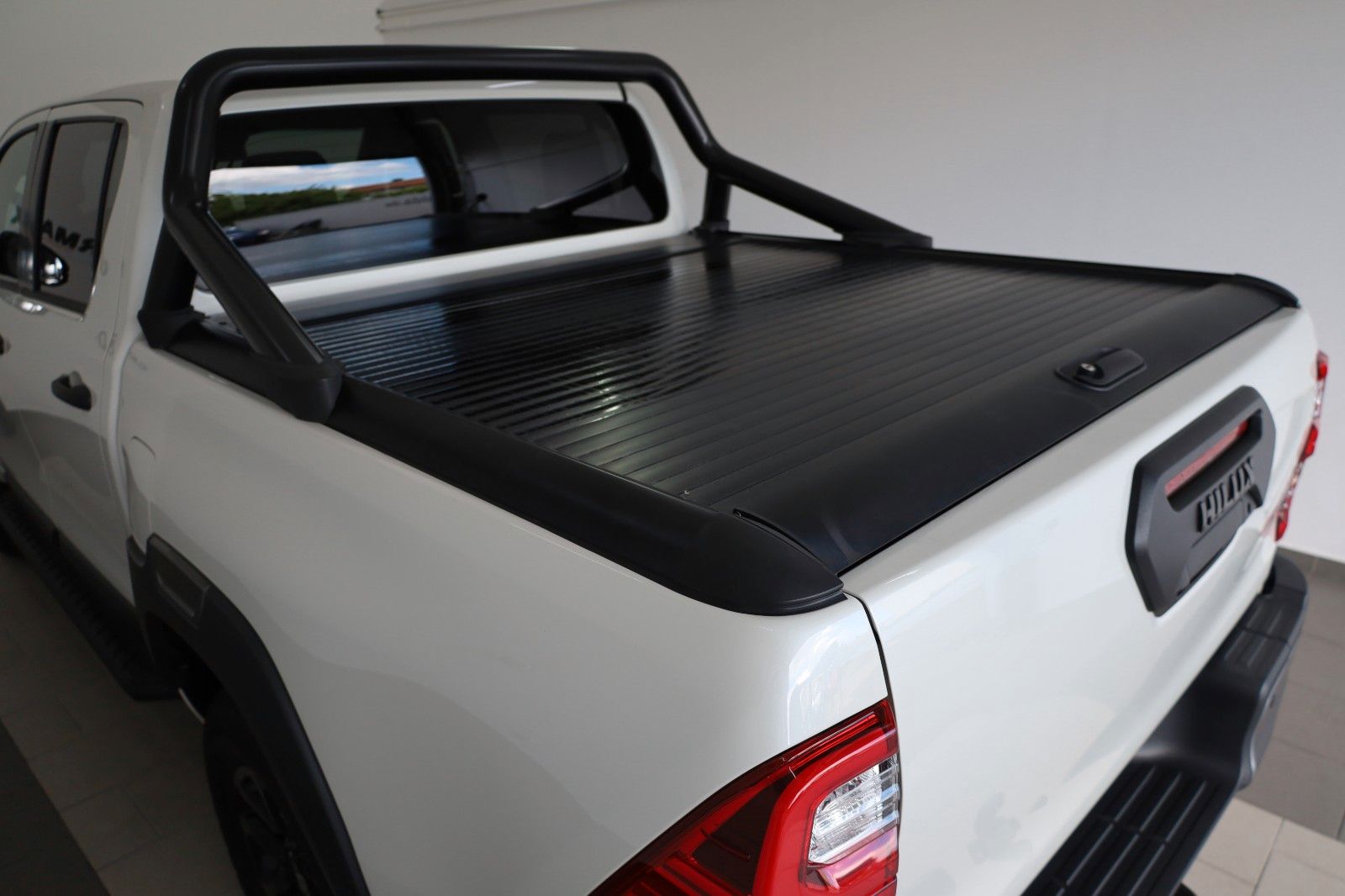 Fahrzeugabbildung Toyota Hilux Double Cab Invincible,Leder,Navi,Rollo,AHK