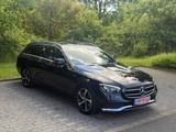 Mercedes-Benz E 220,Avantgarde,Auto,Leder,Volldigitales Kombii - Mercedes-Benz E 220 in Bonn