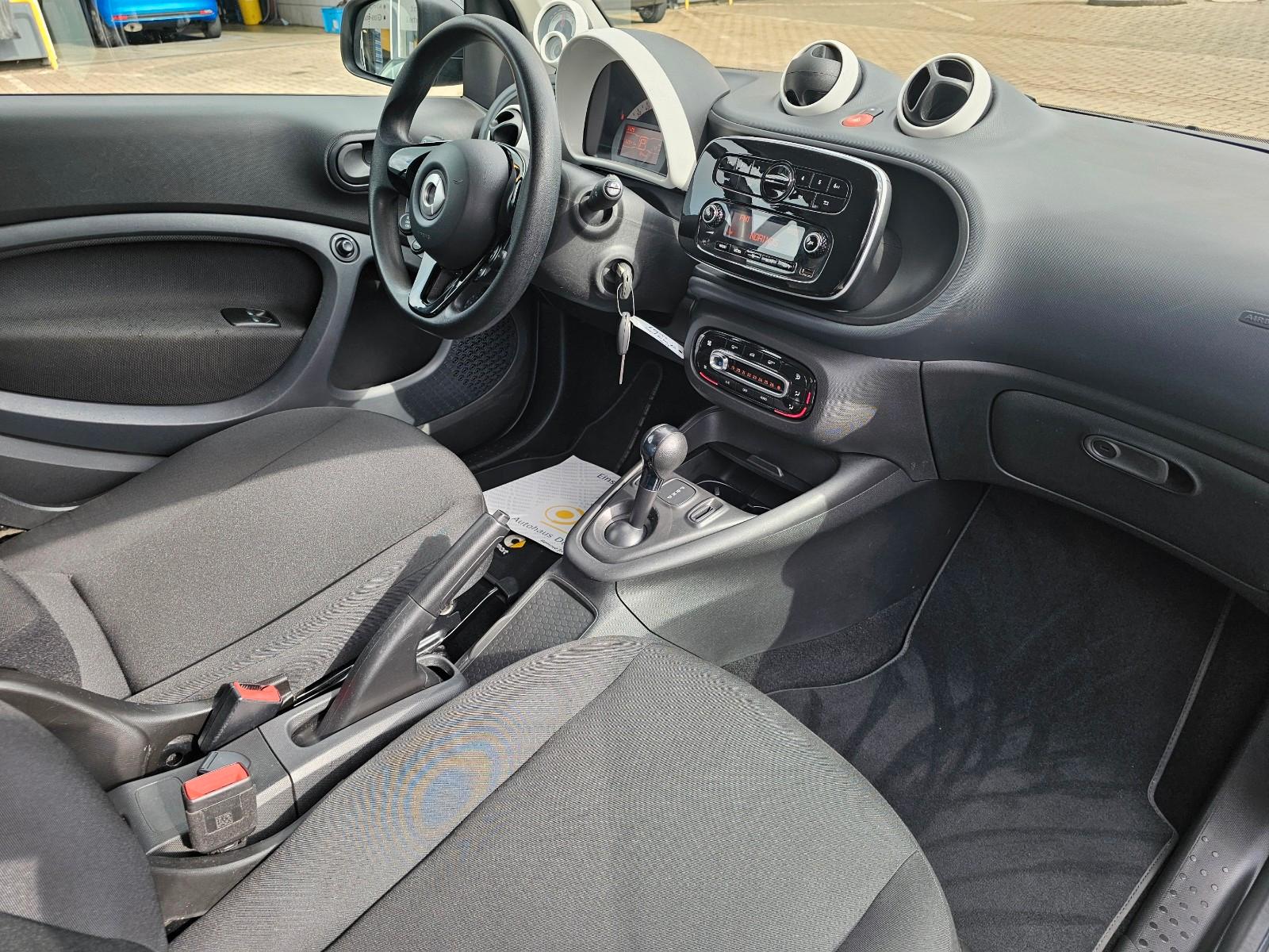 Smart ForTwo coupe EQ *Schnellladevorrichtung*DAB