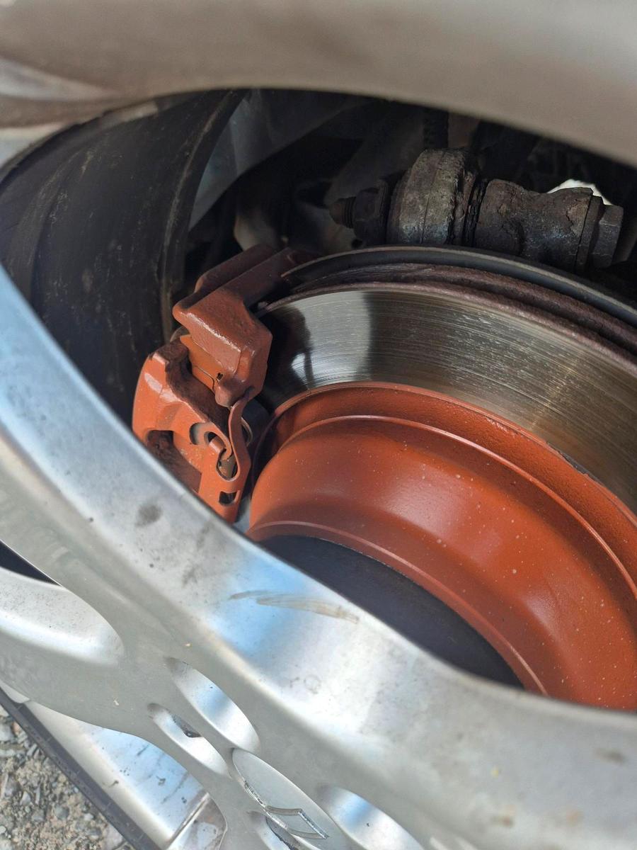 Volkswagen Touareg 2005 — photo 11