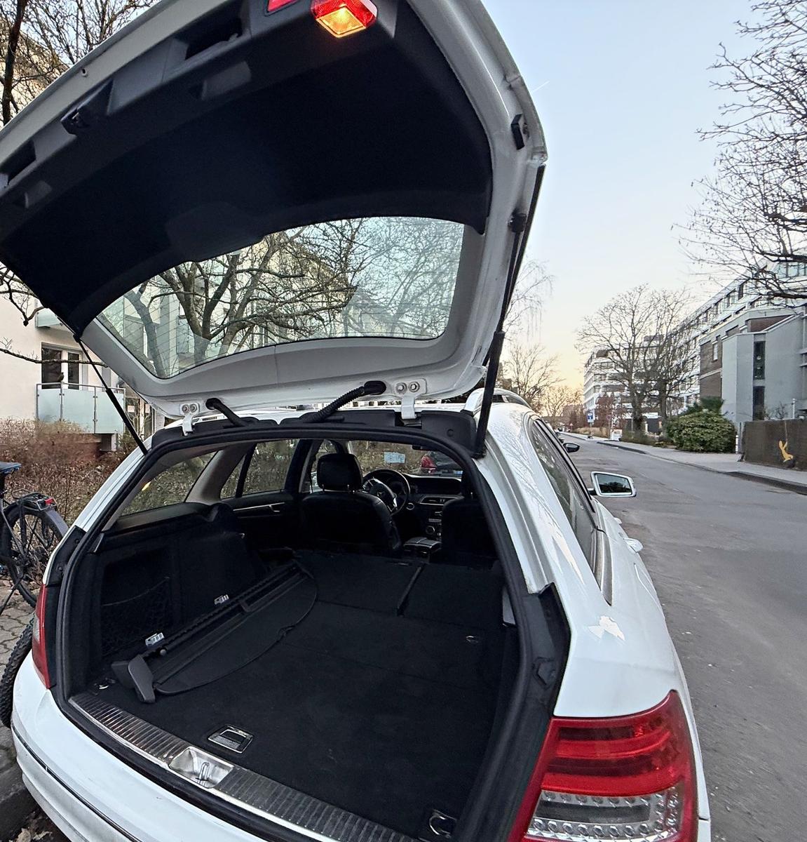 Mercedes-Benz C200 2012 — photo 12