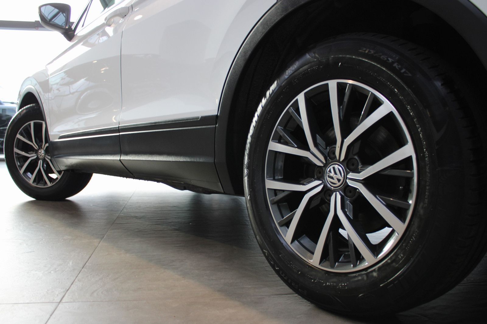 Volkswagen TIGUAN 1.5 TSI ACT + CARPLAY + 8-FACH + 1.HAND! foto 15