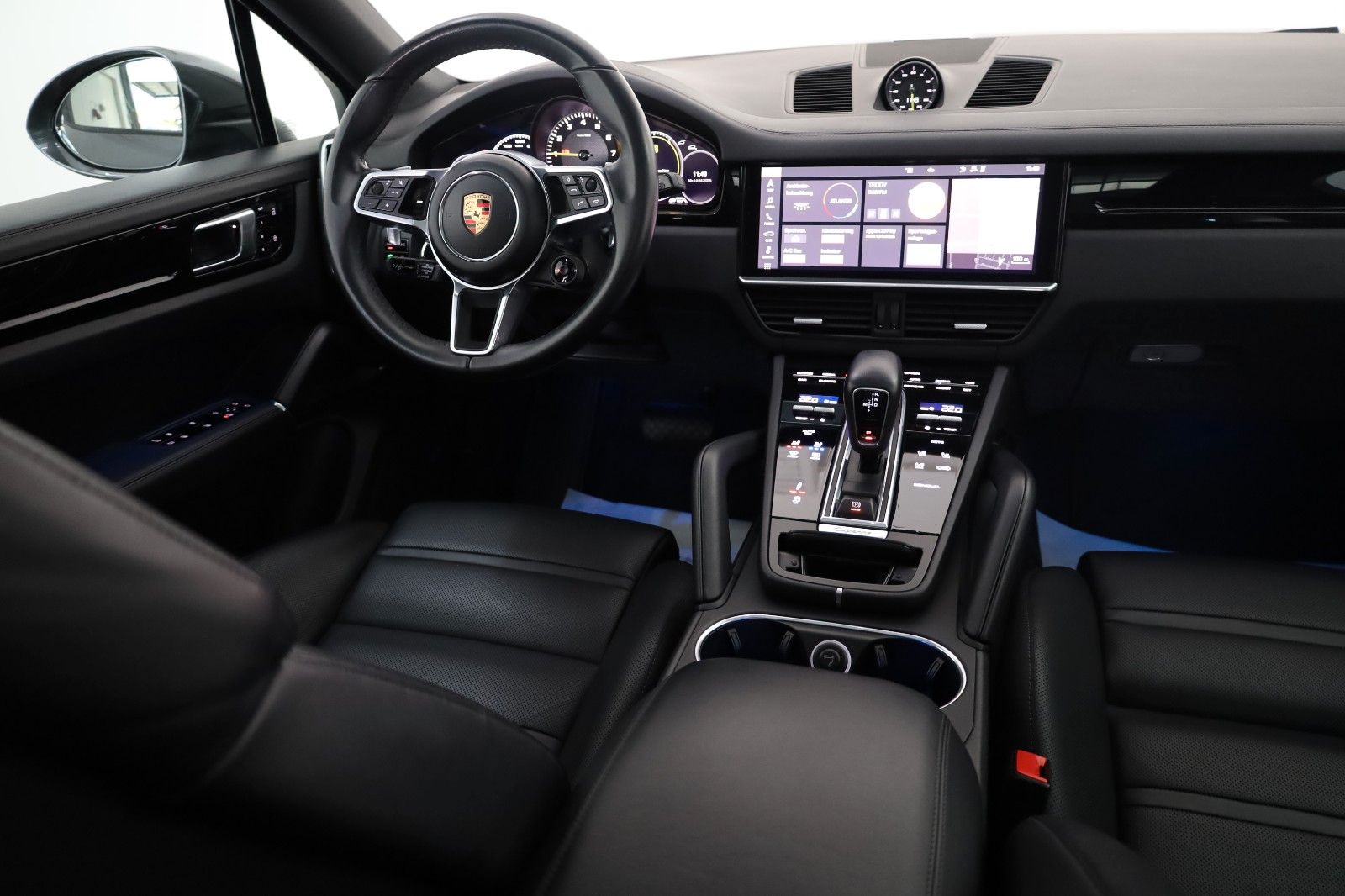 Fahrzeugabbildung Porsche Cayenne Coupe E-Hybrid,Sport-Chrono,Sitzlüft,AHK