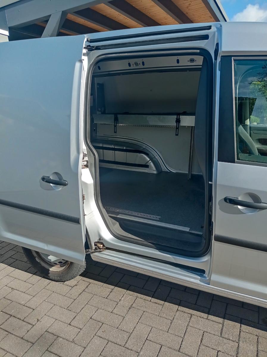 Volkswagen Caddy 1,6TDI 75kW Startline BlueMotion Start...