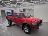 Toyota Hilux - Toyota Hilux mit Benzin-Antrieb