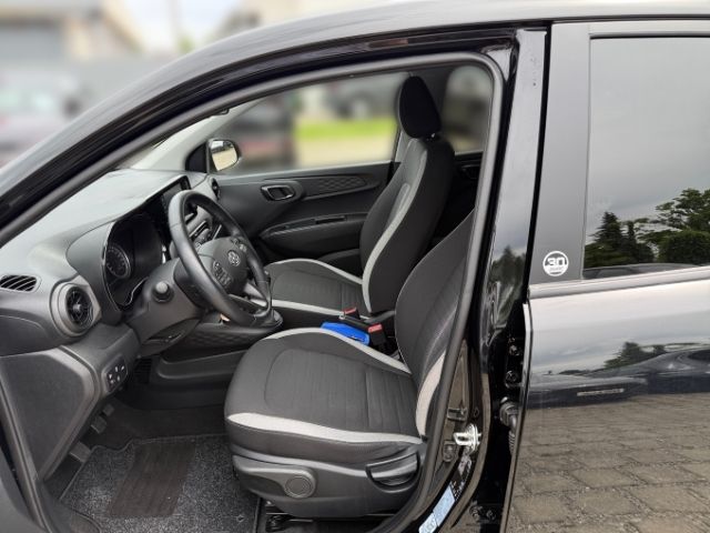 Fahrzeugabbildung Hyundai i10 Edition 30 1.0 +KLIMA+CARPLAY+SHZ+TEMPOMAT+U