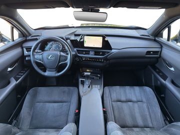 Lexus UX - 12