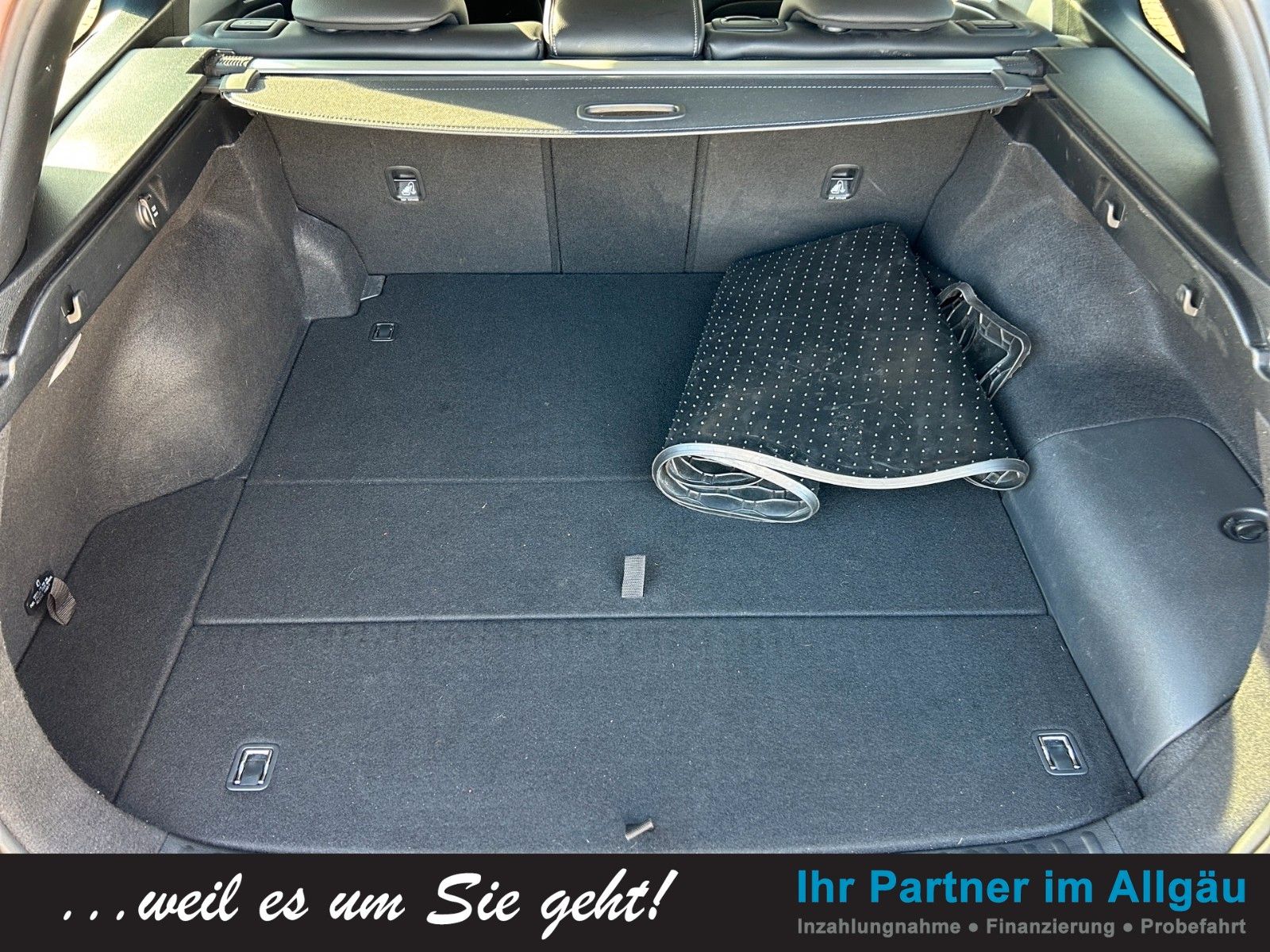 Fahrzeugabbildung Kia CEED KOMBI PHEV PLATINUM VOLL 1HD AHK GARANTIE29