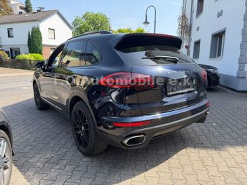Porsche Cayenne - 6