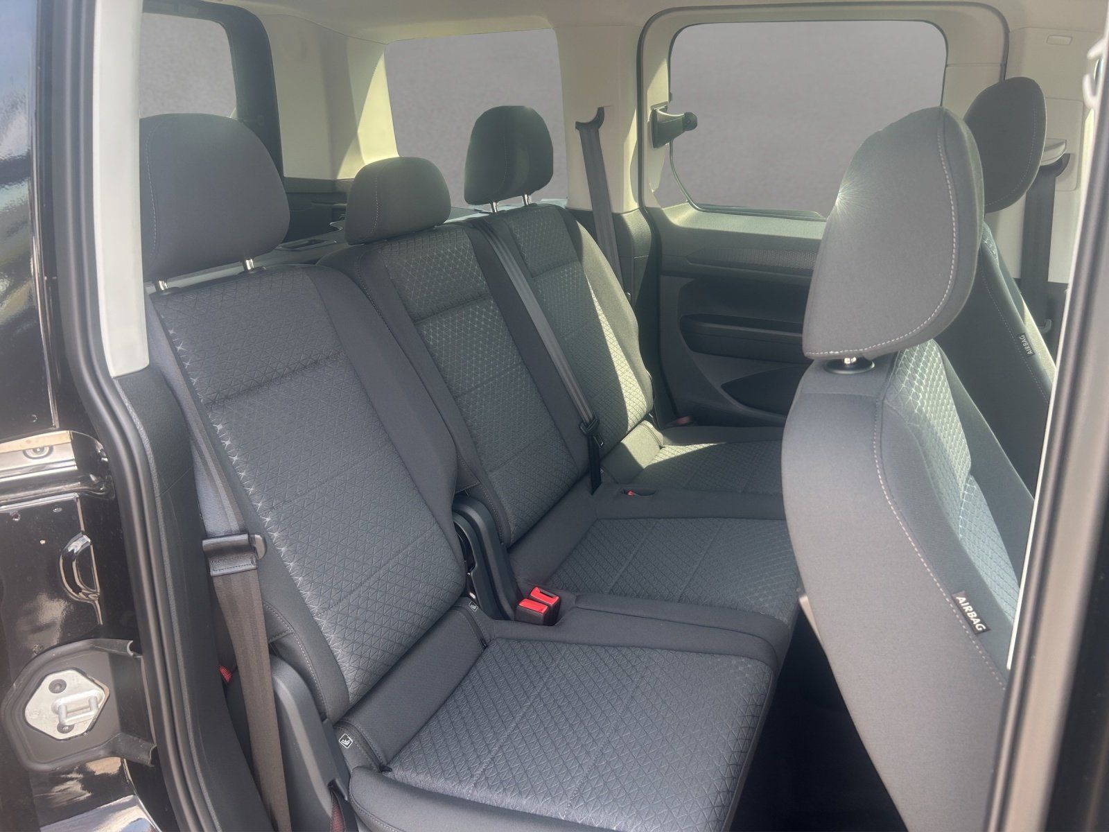 Fahrzeugabbildung Ford Tourneo Connect Titanium L1 Automatik PDC Kamera