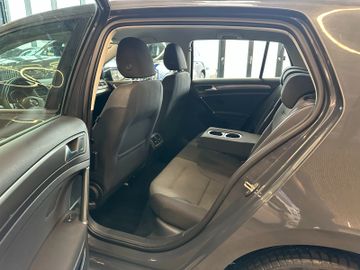 MYAUTOCENTER – Gebraucht- und Jahreswagen mit Werkstattservice in Pfaffenhofen Volkswagen Golf VII Lim. Comfortline BMT *Klima*TÜV*