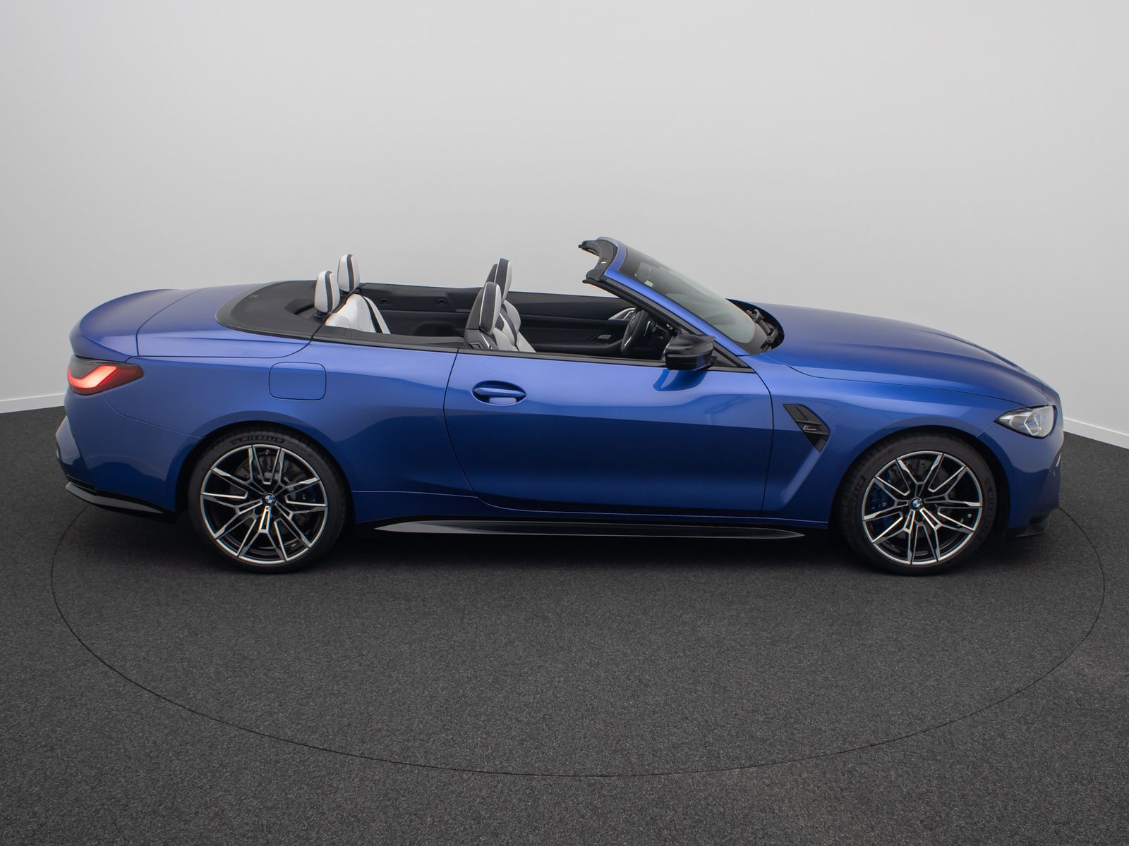 Fahrzeugabbildung BMW M4 Competition Cabrio DAB Laser HUD Alarm 19Zoll