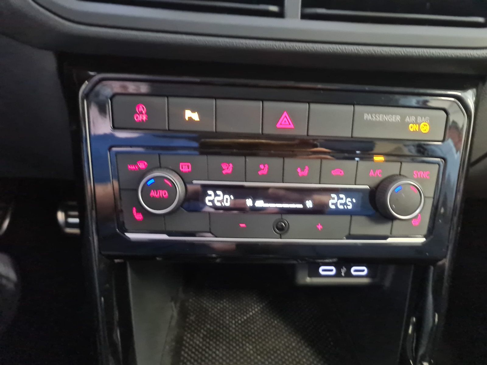 Fahrzeugabbildung Volkswagen T-Cross United / 1. Hand / KLIMA / PDC