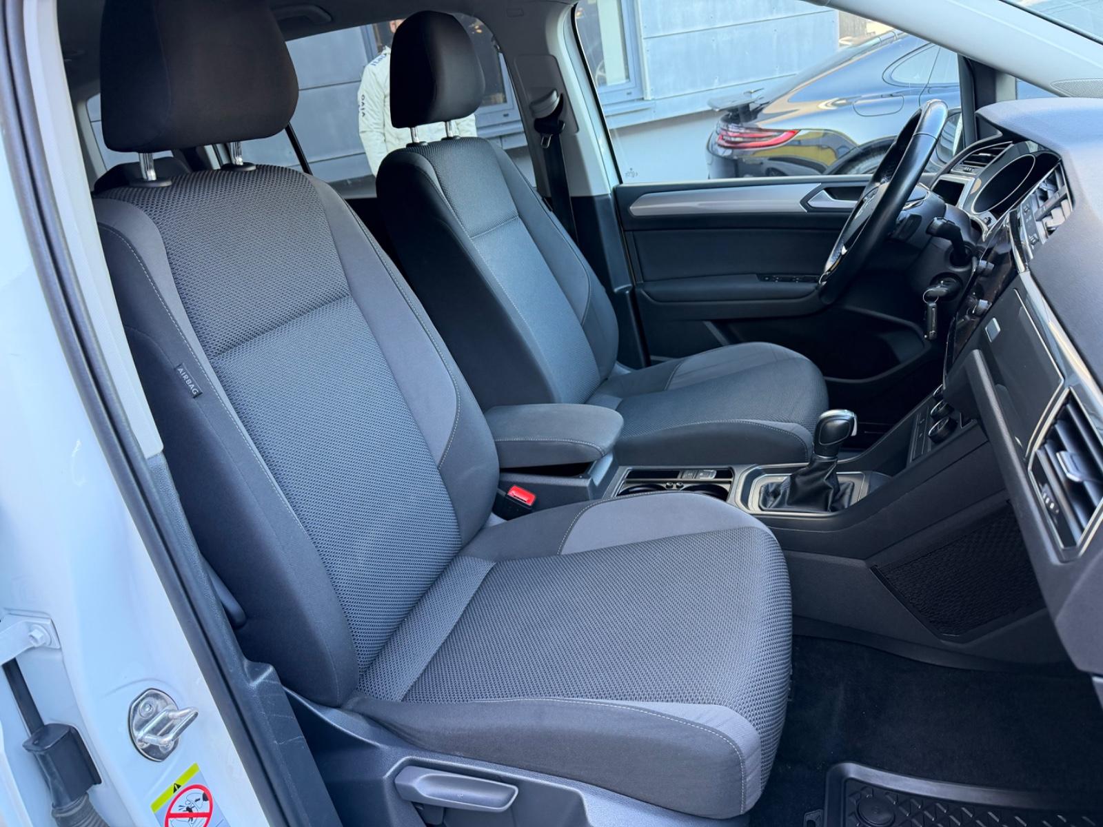 Volkswagen Touran Trendline/TEMPOMAT/SHZ/7 SITZER/AUTOMATIK