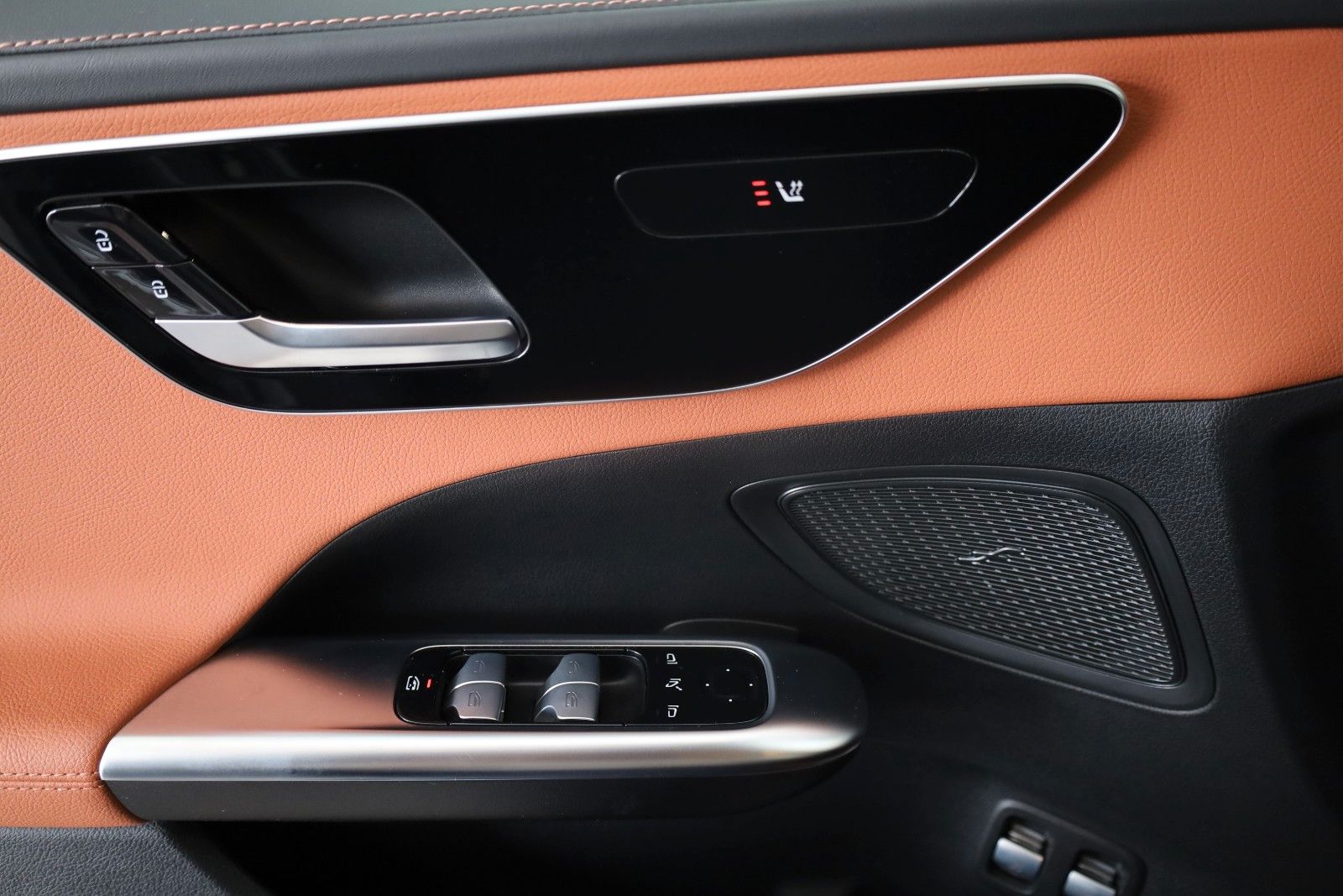 Fahrzeugabbildung Mercedes-Benz C 300e T AMG Line Leder,Navi,LED,AppleCarpl.,AHK