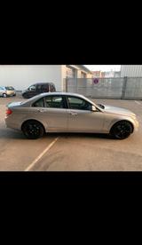 Mercedes-Benz C 230  - Mercedes-Benz 230 mit Benzin-Antrieb: Limousine, Automatik