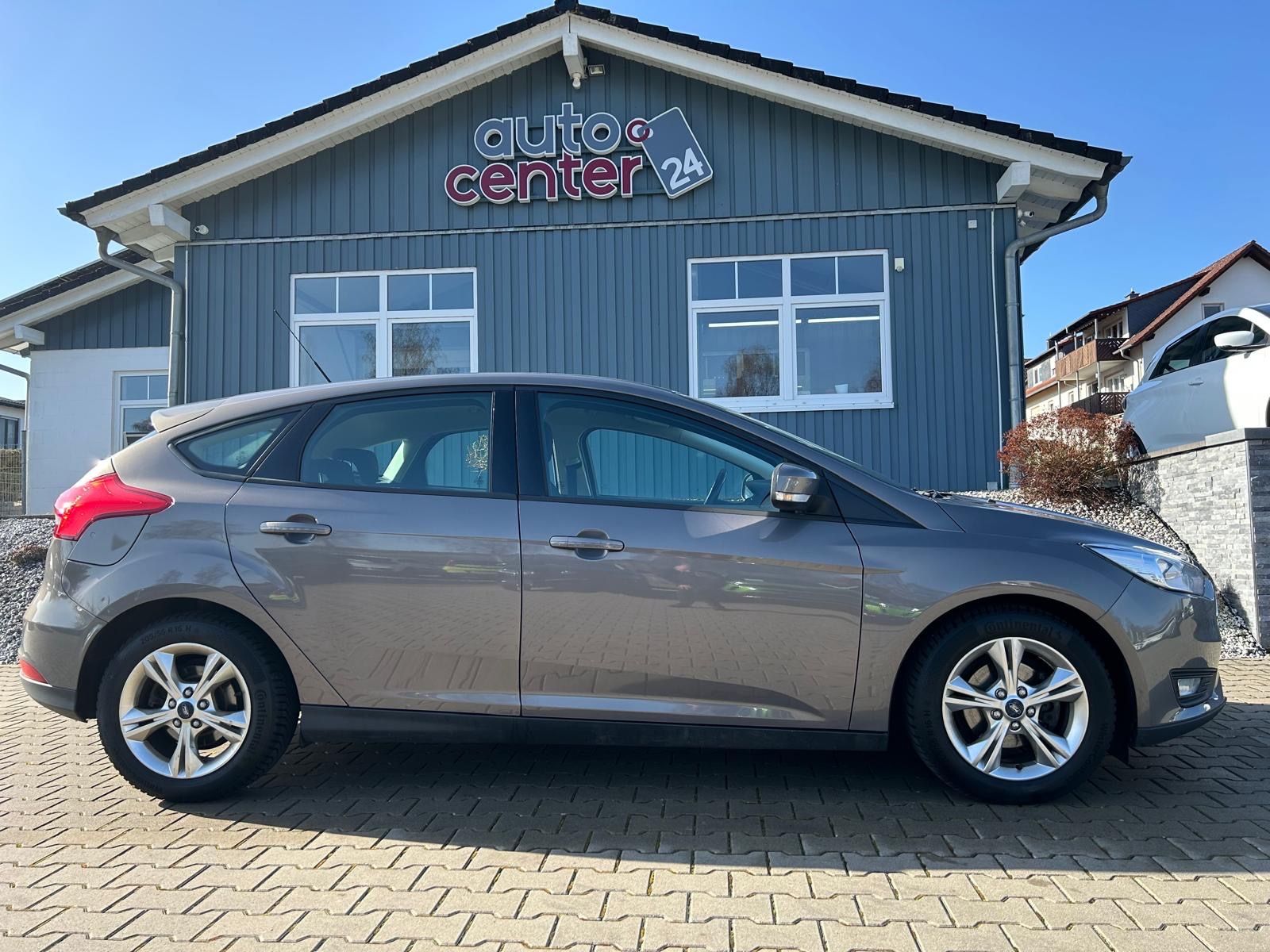 Fahrzeugabbildung Ford Focus Lim.°Navi°PDC°Alu°Tüv Neu°